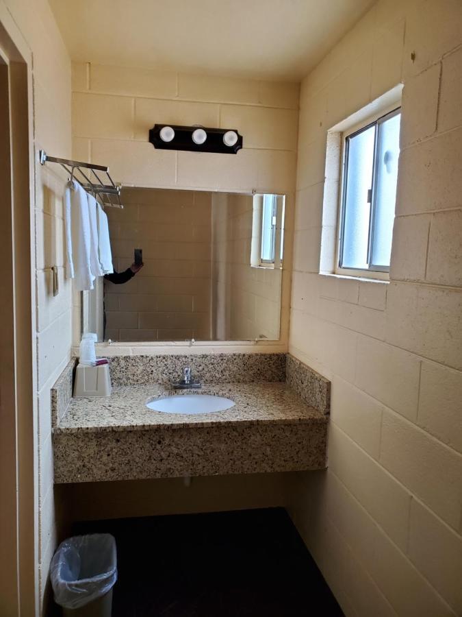 Parkview Motel Κάρλσμπαντ Εξωτερικό φωτογραφία